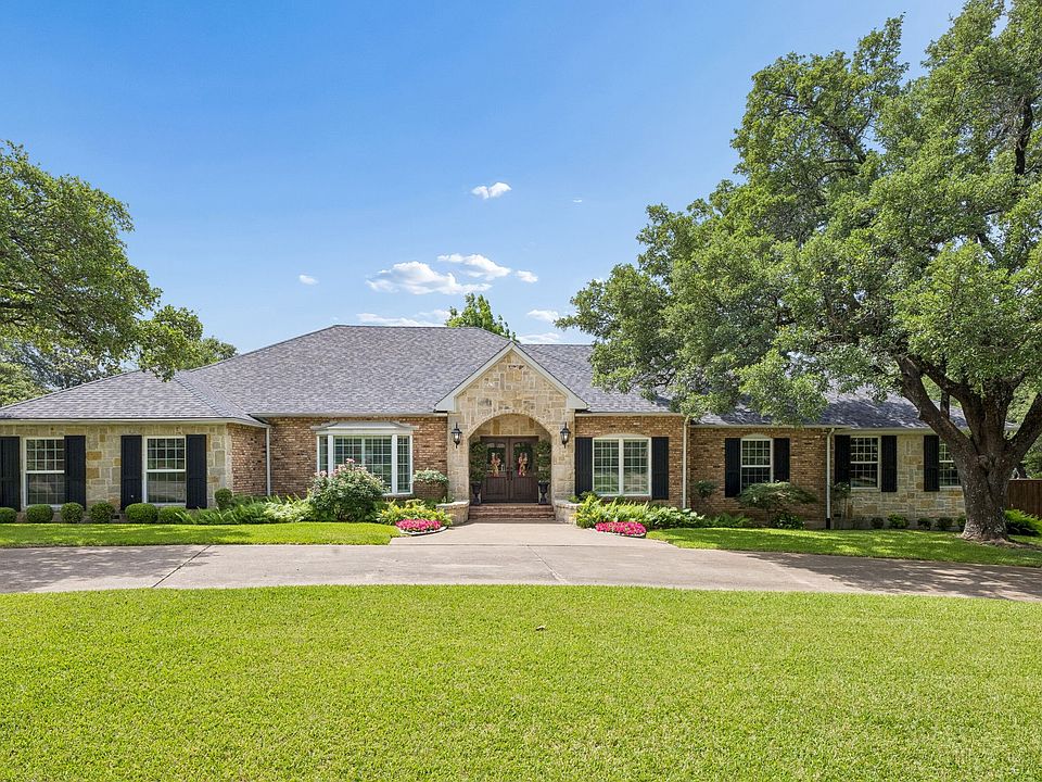 1st image of 6828 Meadowcreek Dr