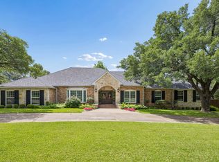 6828 Meadowcreek Dr, Dallas, TX 75254