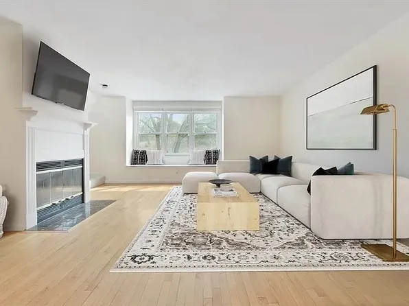 1045 Washington St #2, West Newton, MA 02465