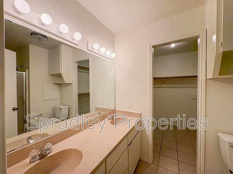 406C N Loop Dr #121 — Photo 9