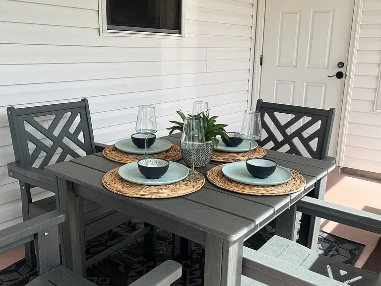 enjoy peaceful meals on the rear lanai.