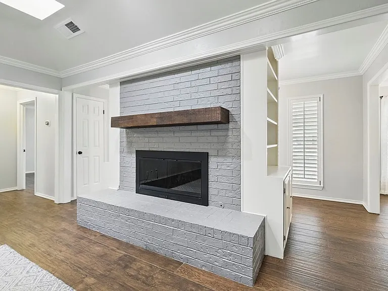 2404 Goddard Ct — Photo 6