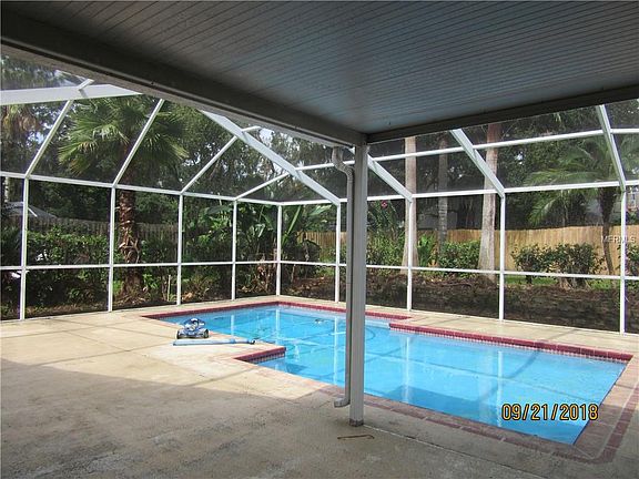5th image of 4118 Longfellow Dr