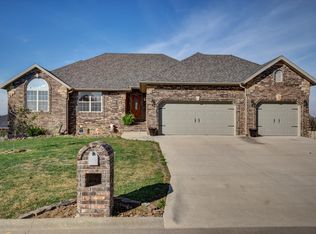 518 Shores Pkwy, Rogersville, MO 65742