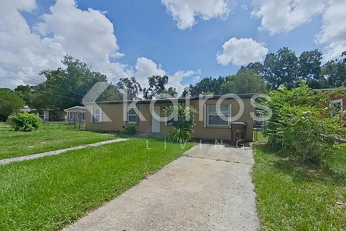 4 bed, 2.0 bath, 1752 sqft, $2,095 — Photo 2