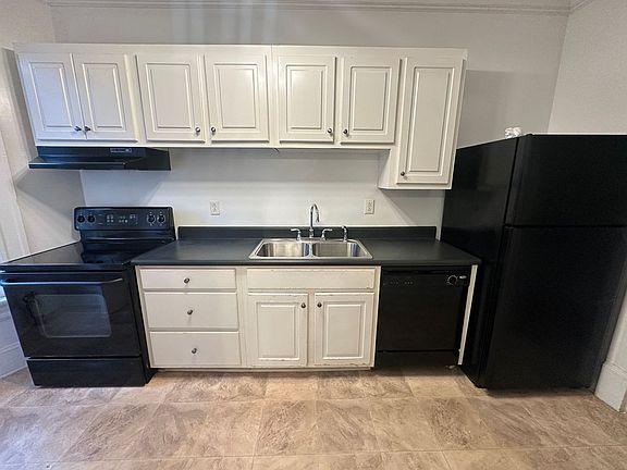 4th image of 946 Magnolia St #6