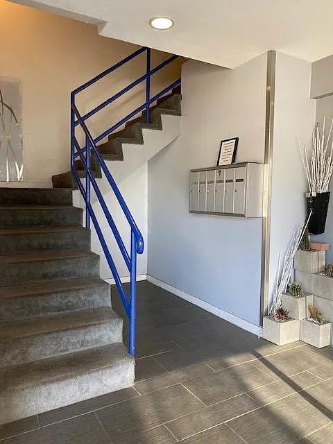 2 bed, 850 sqft, $2,600 — Photo 3