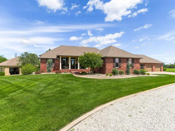 2630 S Brookmeadow Dr, Garden Plain, KS 67050