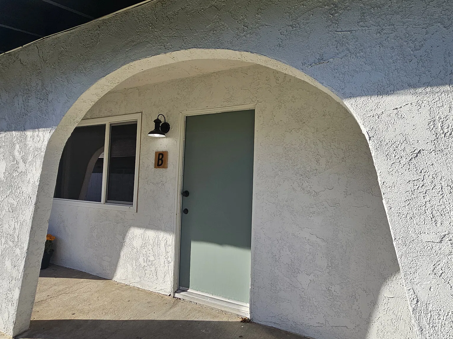 2 bed, 800 sqft, $2,150 — Photo 1