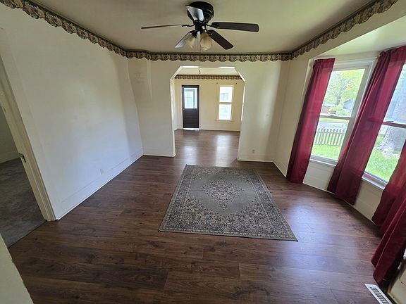 4th image of 310 E Coffren St