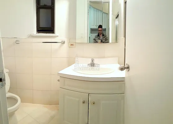 Rented by Manhattan Connection | media 20