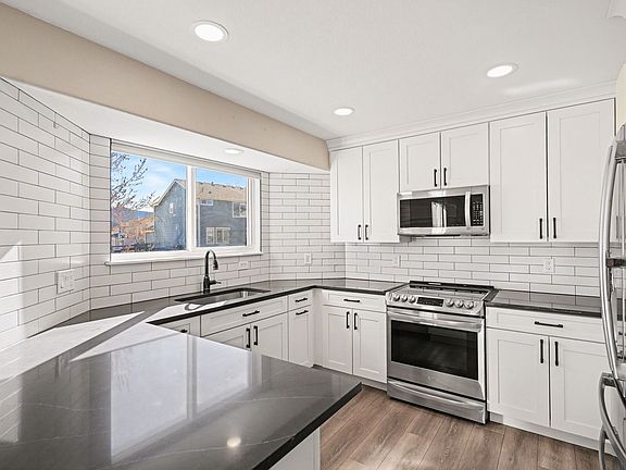 4th image of 7567 Elmwood St