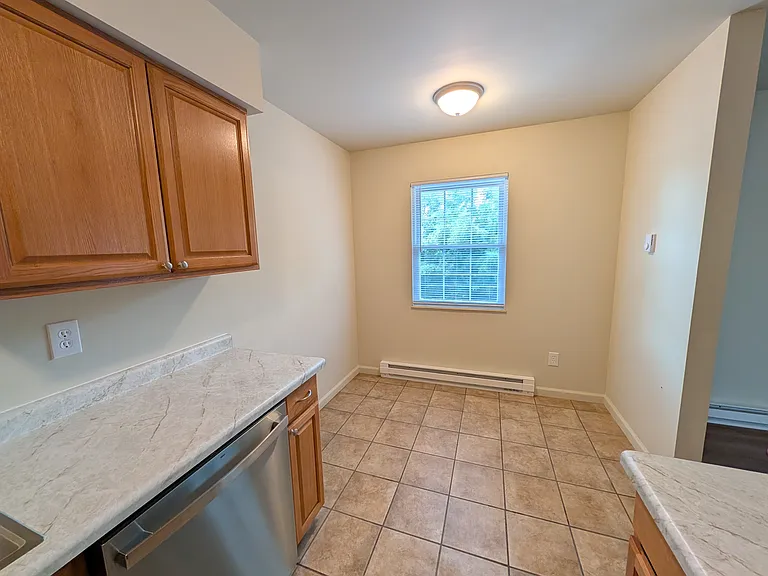 429 N Wolf Creek St #12 — Photo 7