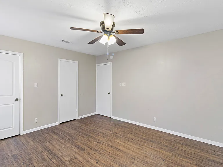 1702 Longview St #2 — Photo 6