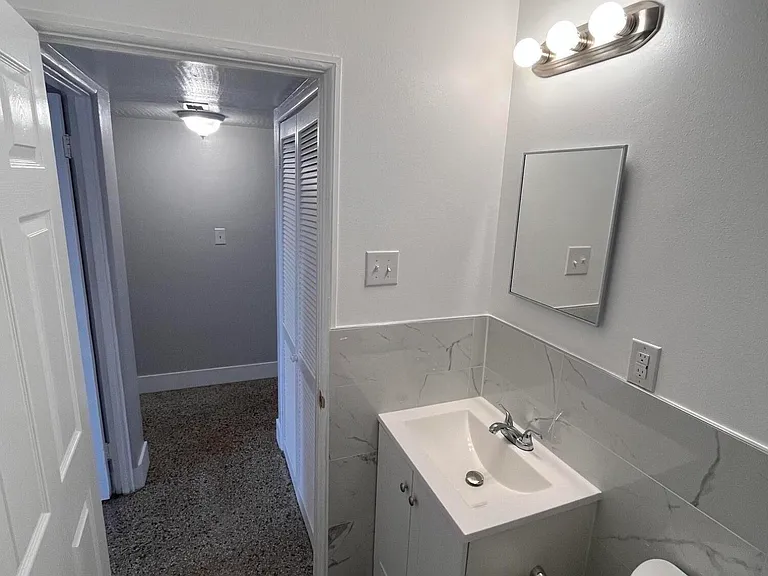 1805 Guava Ave — Photo 10