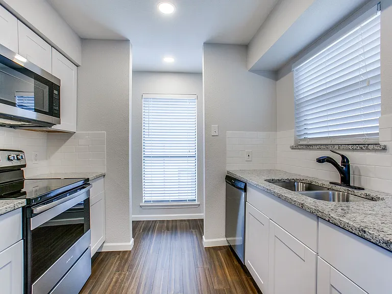 Creekside Condominumums — Photo 43