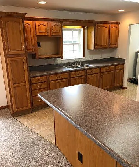 202 E Maple St — Photo 4