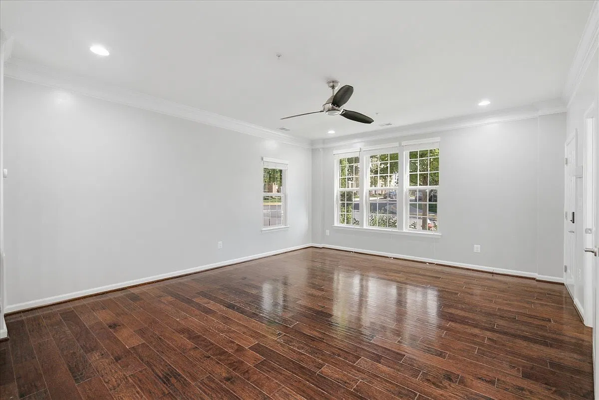 3 bed, 2.5 bath, 1600 sqft, $2,890 — Photo 4