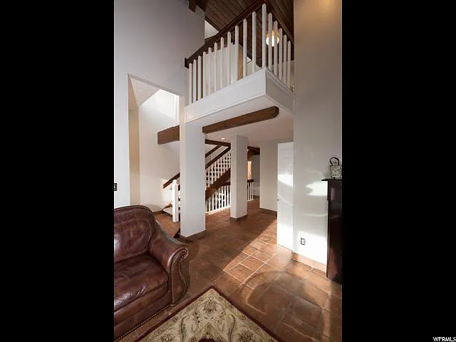 1407 S Chancellor Way — Photo 2