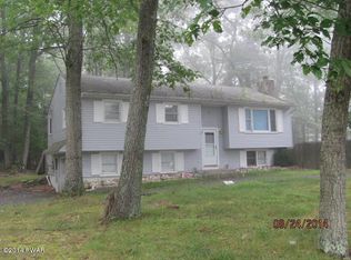 62 Kangaroo Ct, Bushkill, PA 18324