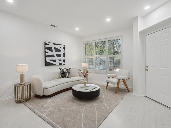 4th image of 677 Atherton Pl
