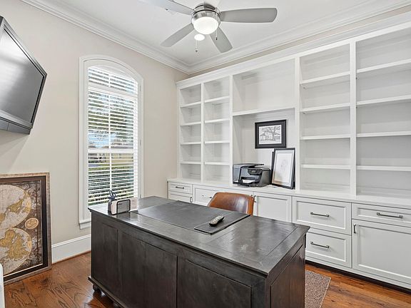 3rd image of 1938 Pech Rd