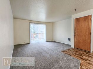 9555 SW Hall Blvd APT 4, Tigard, OR 97223