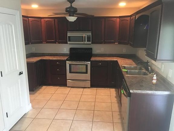 3rd image of 232 Brook Hollow Dr SE