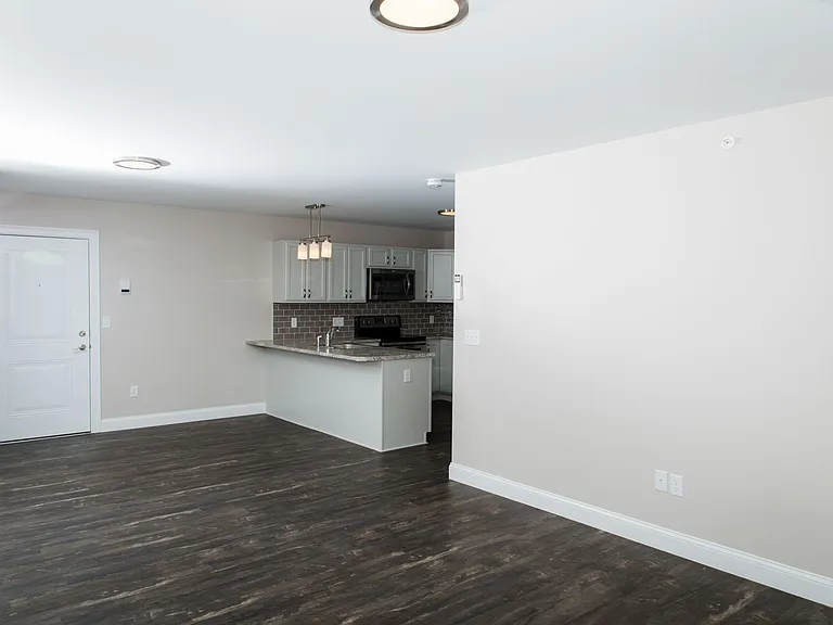 70A Premier Dr — Photo 4