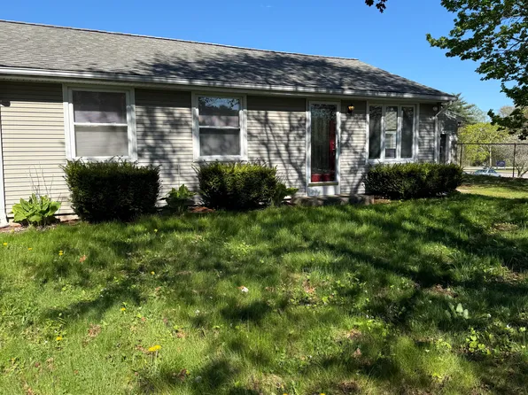 1 Clomead Ct, Norwich, CT 06360