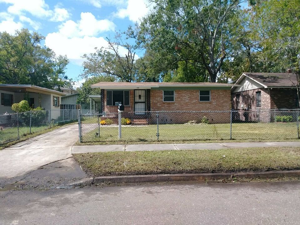 1st image of 3550 Gladys St