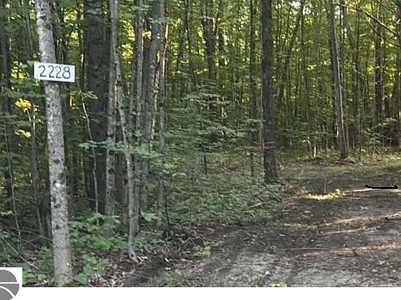 3rd image of 2228 Northwoods Dr