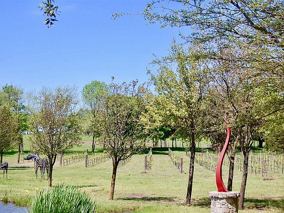 5th image of 7 Summit Oaks Cir