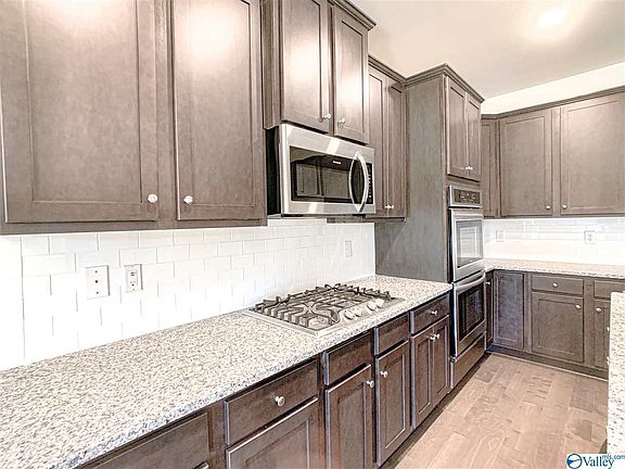 4th image of 810 Chesire Cove Ln