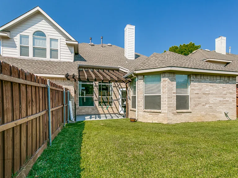 146 London Way — Photo 30