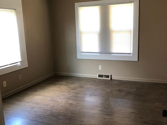 4th image of 960 Glencrest Dr