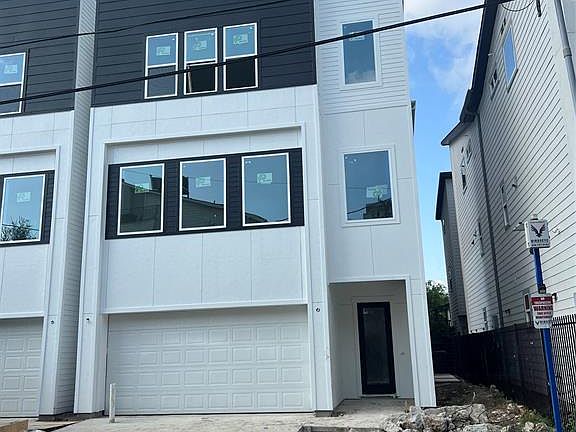 2nd image of 2318 McIlhenny St