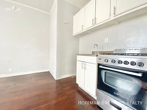3rd image of 863 Fedora St #207