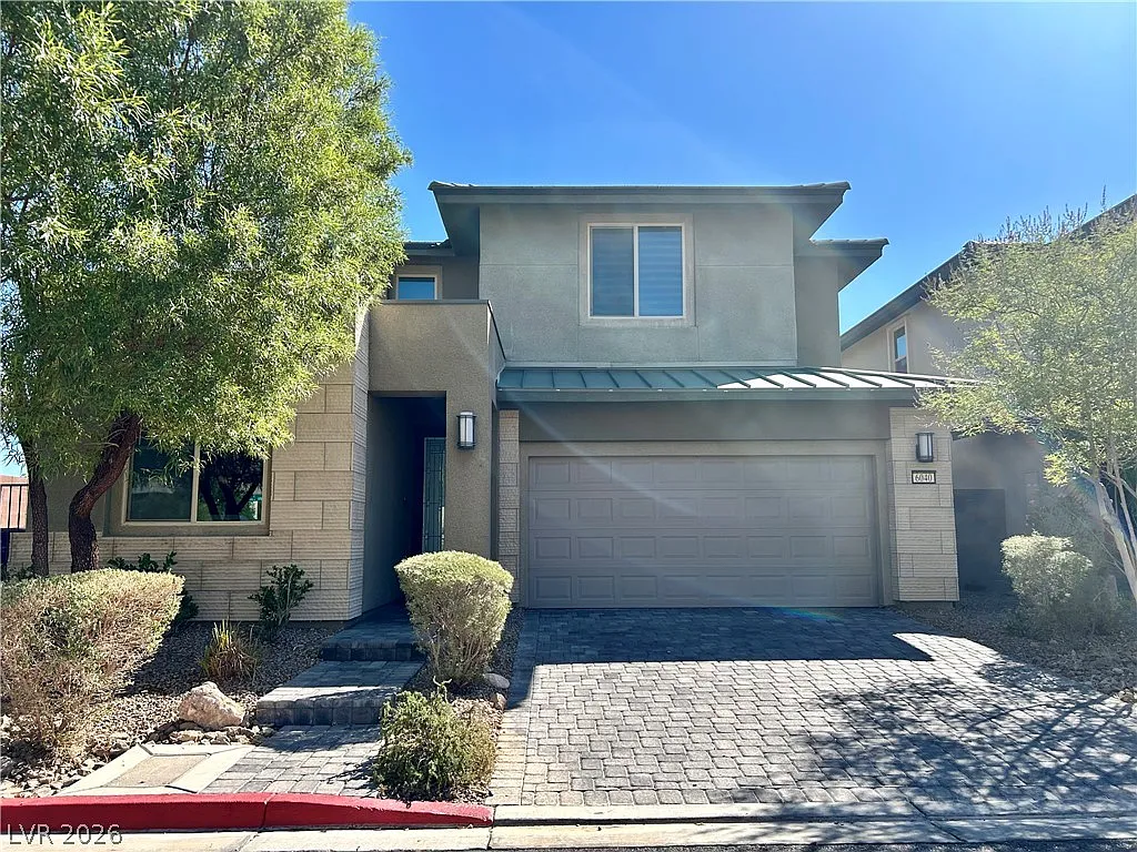 3 bed, 2.5 bath, 2564 sqft, $3,900 — Photo 1