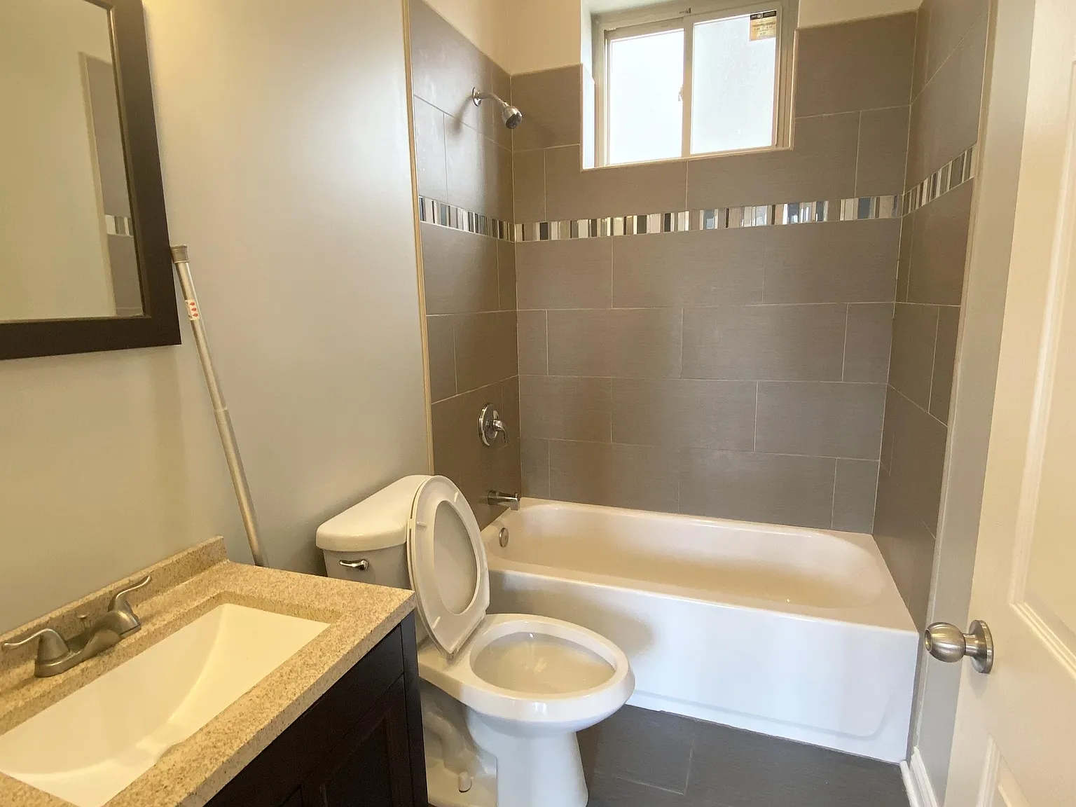 3741 W Lemoyne ave - 3741 W Lemoyne ave 2R — Photo 3