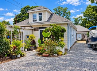 86 Jefferson St, Inwood, NY 11096