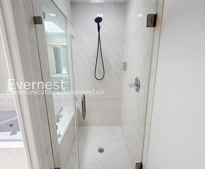 1915 W Orient St — Photo 23