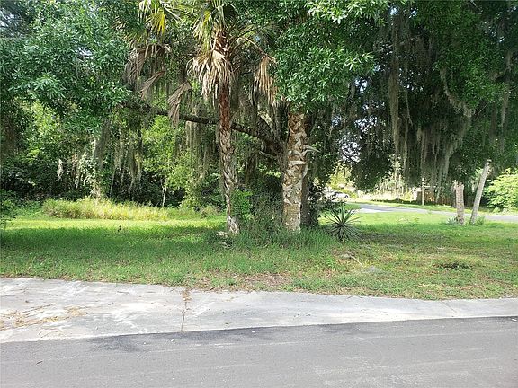 3rd image of 1017 E Hazzard Ave