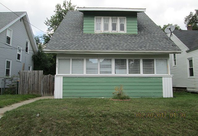 1st image of 823 Adams St SE