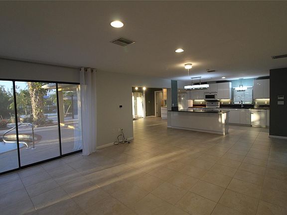 2nd image of 2803 Shannon Dr