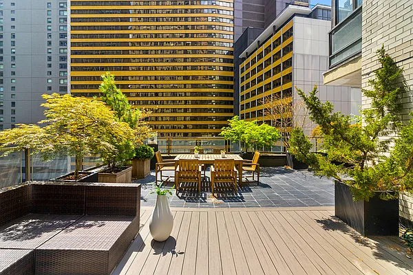 Rented by Compass | media 21