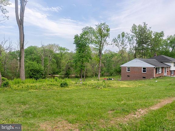 5th image of 305 Conestoga Blvd