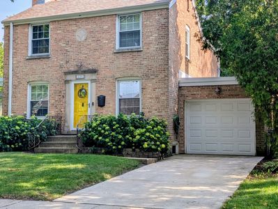 699 Rose Ave, Des Plaines, IL, 60016