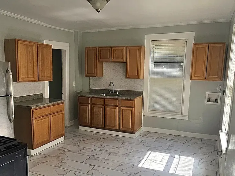 611 Elm St #B — Photo 1