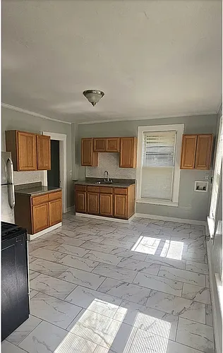 611 Elm St #B Photo 1
